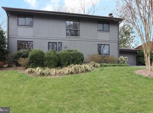 8803 Burbank Rd, Annandale, VA 22003