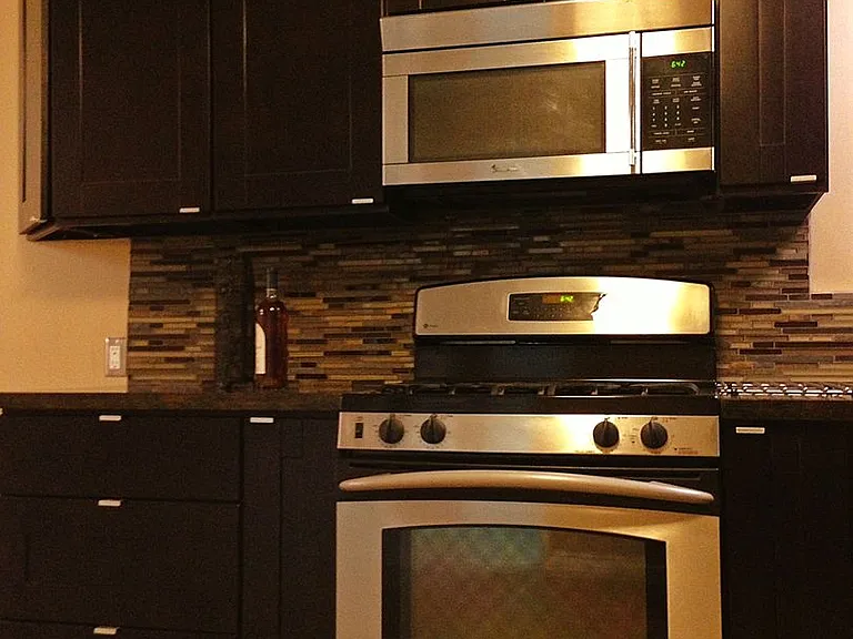 3412-3414 W Victory Blvd — Photo 13