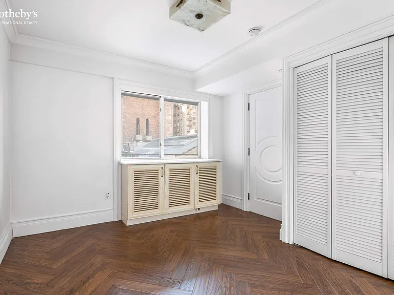 160 E 23rd St #2B — Photo 4
