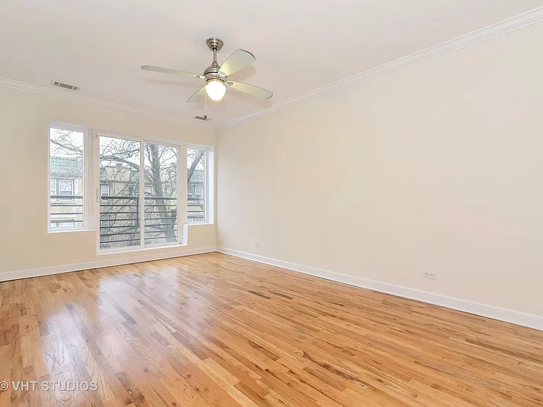 2552 W Rosemont Ave #3 — Photo 2