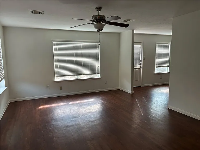 21511 Donata Cir — Photo 8