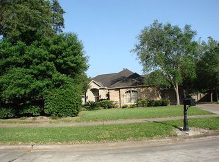 1003 Buckingham Ct, Friendswood, TX 77546