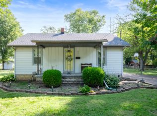 916 Woodlawn Dr, Anderson, IN 46012