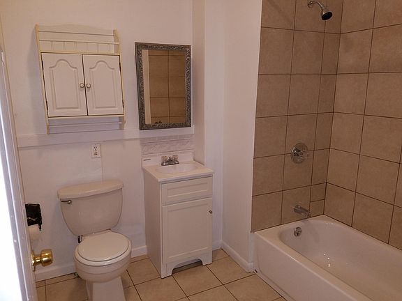 4th image of 922 E 22nd St
