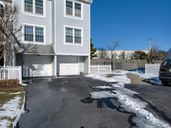 165 40th St S #36, Brigantine, NJ 08203