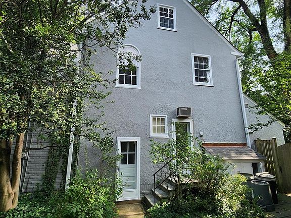 4th image of 6704 Maple Ave