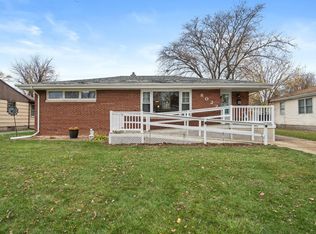 8022 Kooy Dr, Munster, IN 46321