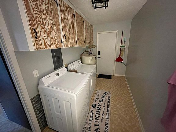 4th image of 3661 Faust St