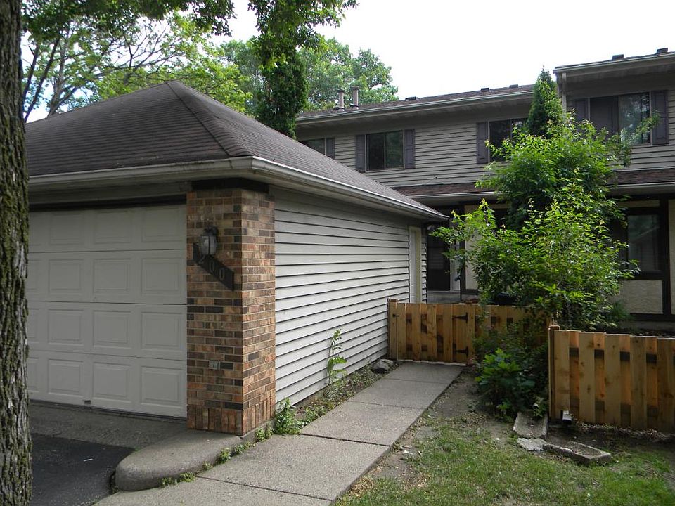 1st image of 200 Bridlewood Dr