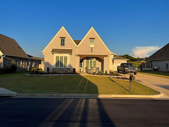 3rd image of 2404 Meadow Cove Rd