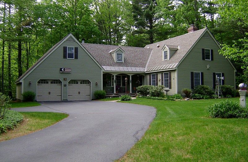 1100 Colonial Drive, Rutland Town, VT
						:
						Desirable Rutland Town neighborhood on the school bus route.