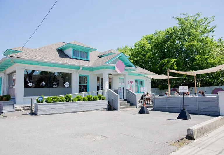 913 Montrose Ave — Photo 38