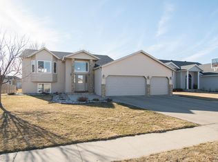 3567 Pierce St S, Fargo, ND 58104