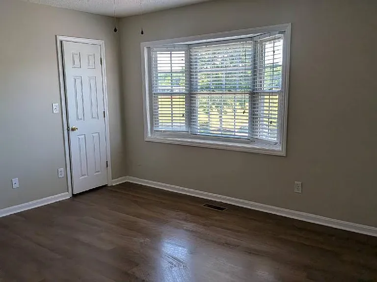 2116 Flagstone Ct #D10 — Photo 6