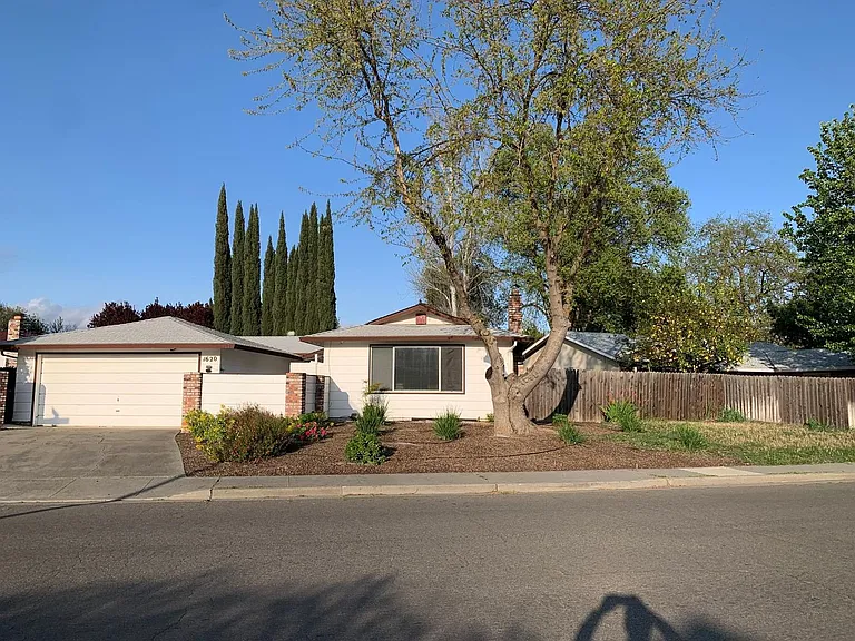 1620 Monarch Ln — Photo 7