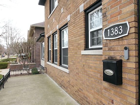 4th image of 1383 Bishop Rd