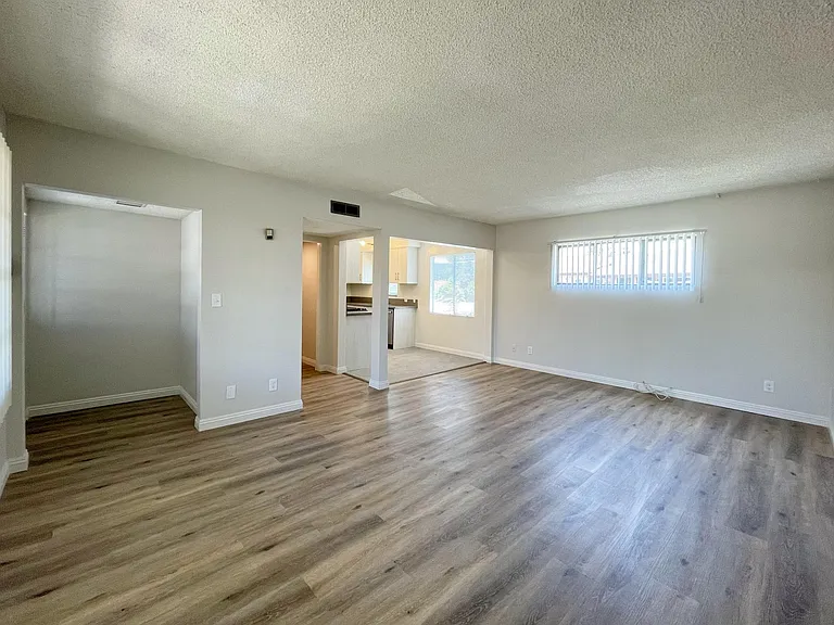 864 W Walnut Ave #C — Photo 6