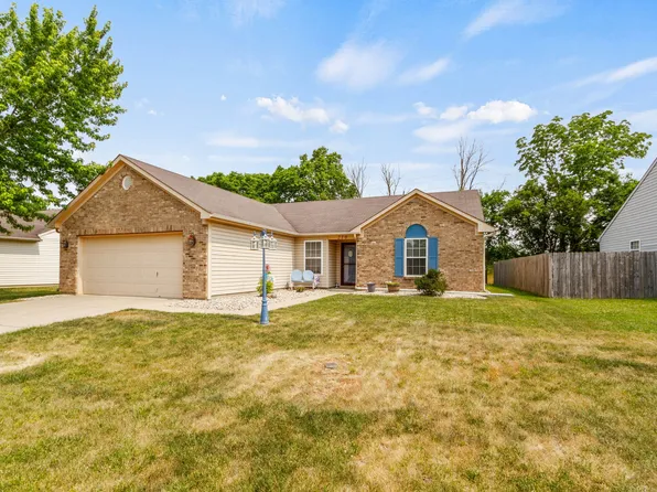 210 Lockerbie Ln, Pittsboro, IN 46167