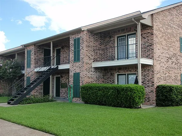 6824 Camden Ln — Photo 1