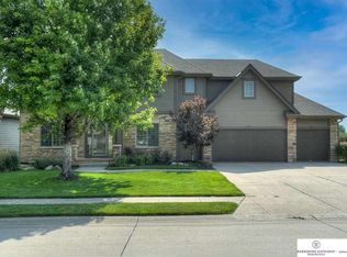 1013 S 198th St, Elkhorn, NE 68022