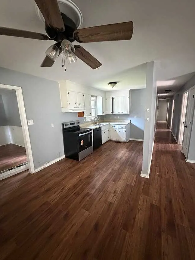 4 bed, 2.5 bath, 1667 sqft, $2,100 — Photo 4