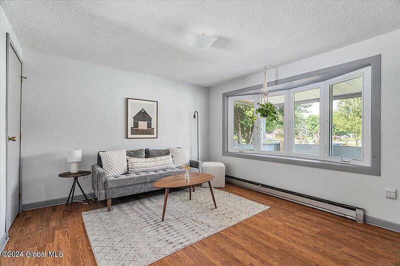 2nd image of 23 New Britain Drive
