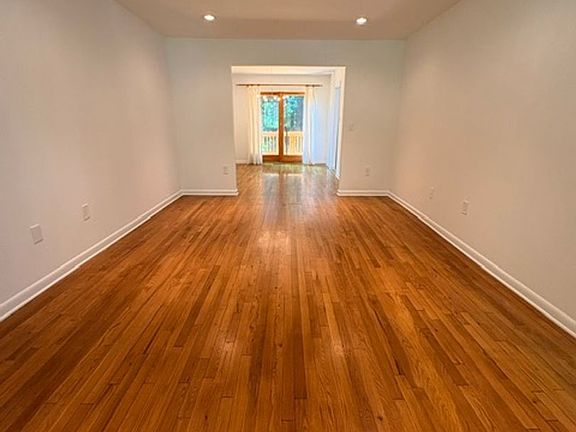 4th image of 2071 Golf Course Dr