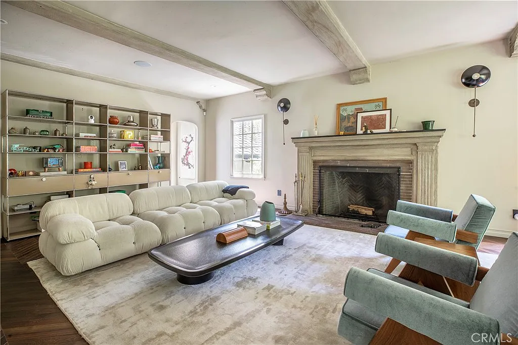 4 bed, 4.5 bath, 3960 sqft, $26,500 — Photo 3