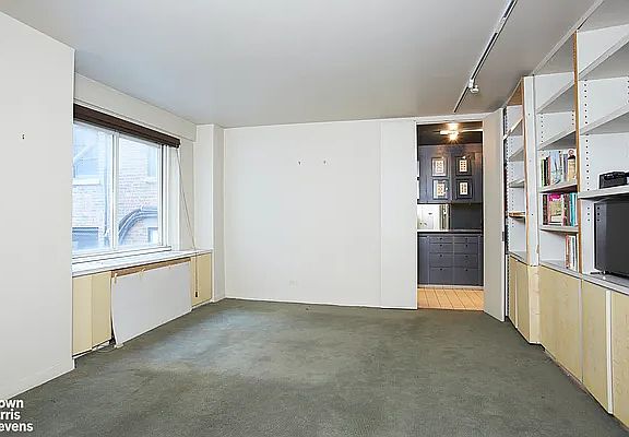 4th image of 30 E 65th St APT 5D
