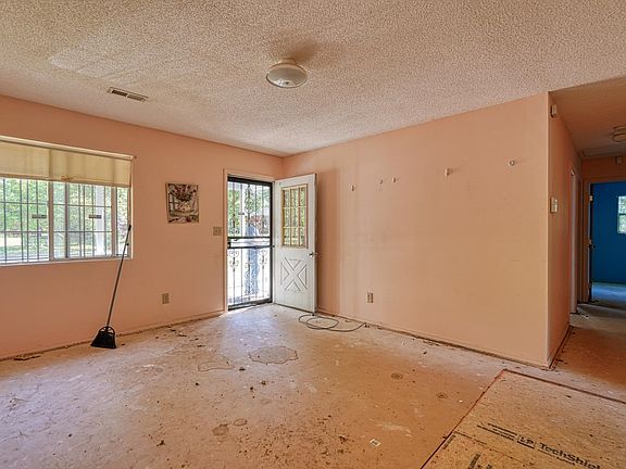 2nd image of 109 W Branyon Heights Ave
