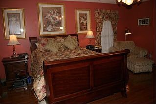 Master Suite w/Sitting Area