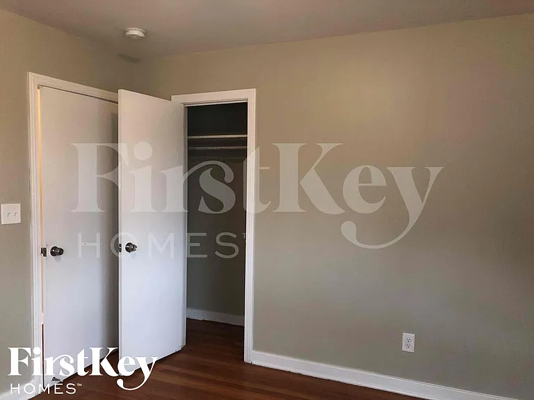 901 Elizabeth Dr — Photo 14