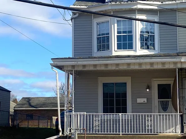 1262 Mount Hope Ave, Pottsville, PA 17901