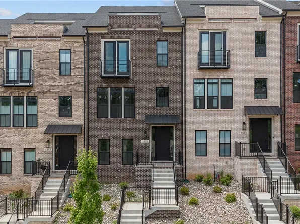 1315 Pen Park Ln, Charlottesville, VA 22901