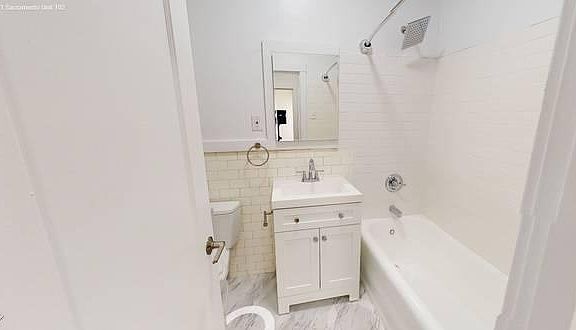2nd image of 2121 Sacramento St APT 102