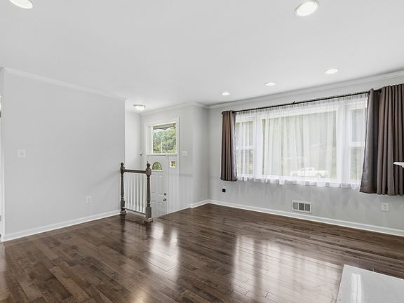 3rd image of 3514 Cherry Valley Dr