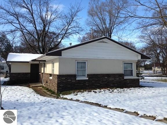 2nd image of 304 N 1st St