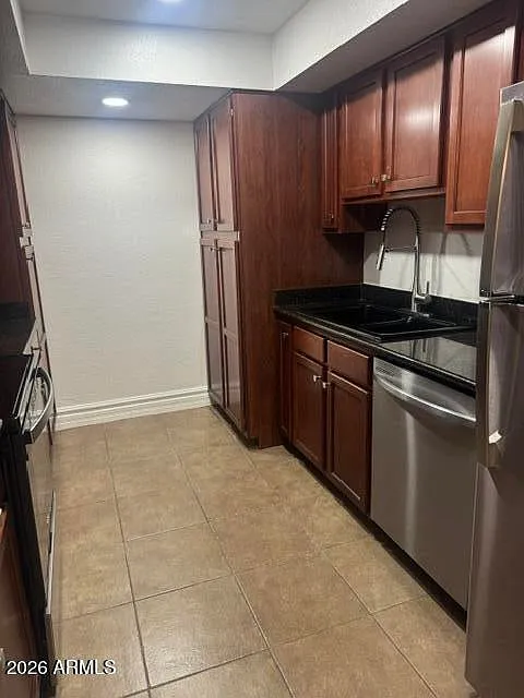 2 bed, 1184 sqft, $2,000 — Photo 3