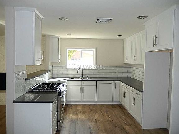 4th image of 2132 Glen Heather Way