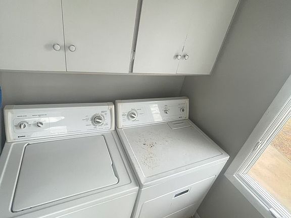 2nd image of 915 Forest Ave