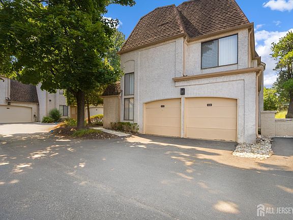 2nd image of 124 Park Gate Dr