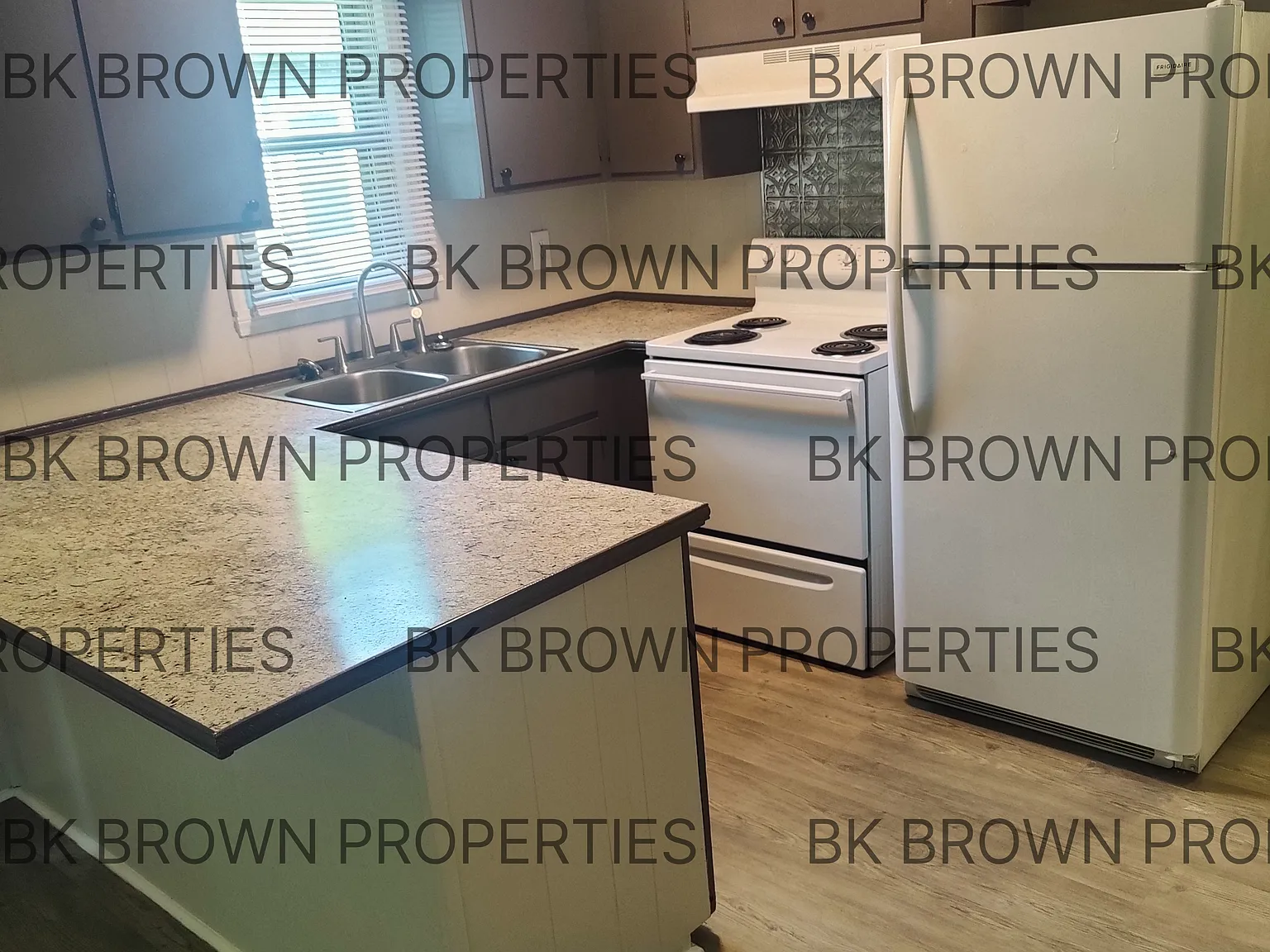 1237 Sunnyside Dr — Photo 4