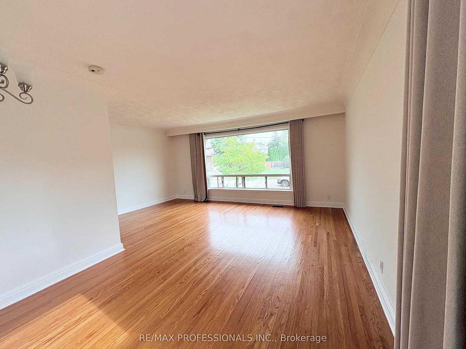 5 bed, $3,950 — Photo 3