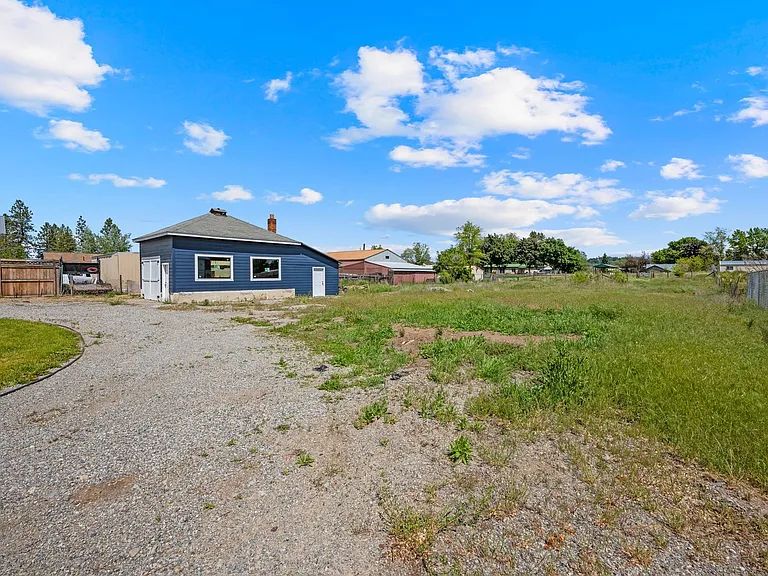 7904 N Crestline St — Photo 43