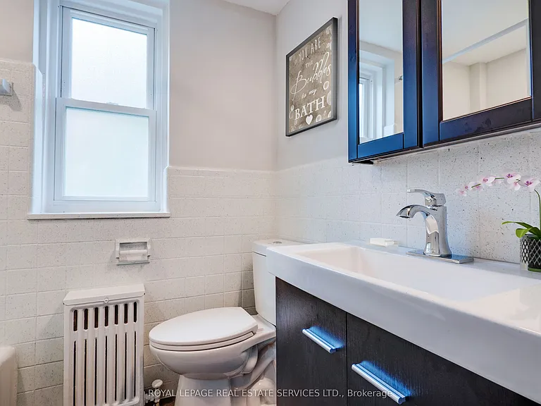 18 Anglesey Blvd #208 — Photo 5