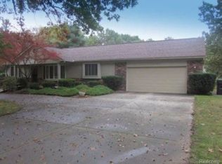 10587 Monticello Rd, Pinckney, MI 48169