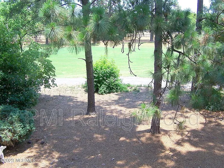 220 Foxkroft Dr — Photo 28
