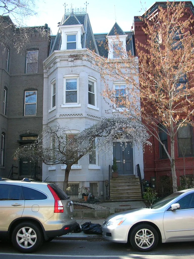 3 bed, 2.5 bath, 2300 sqft, $7,500 — Photo 1