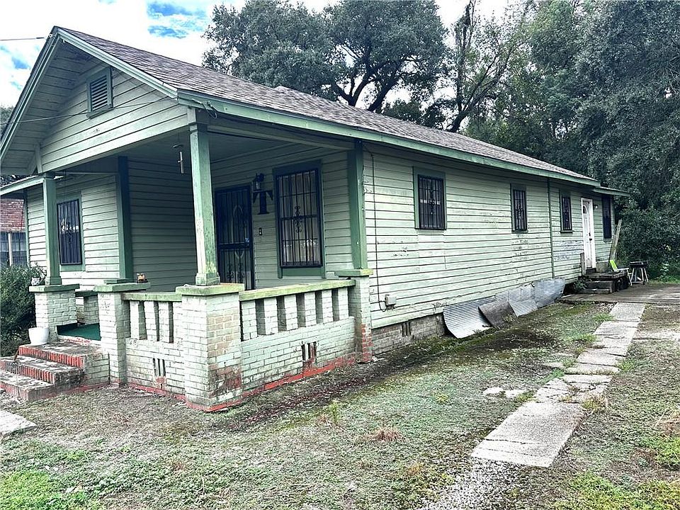 2nd image of 603 Pine St