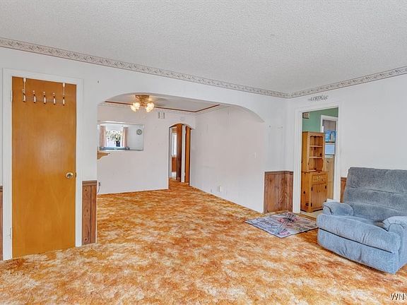 5th image of 46 Chardon Dr